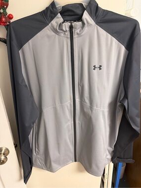 Under Armour Men's Two-Tone Light Gray and Charcoal Performance Jacket